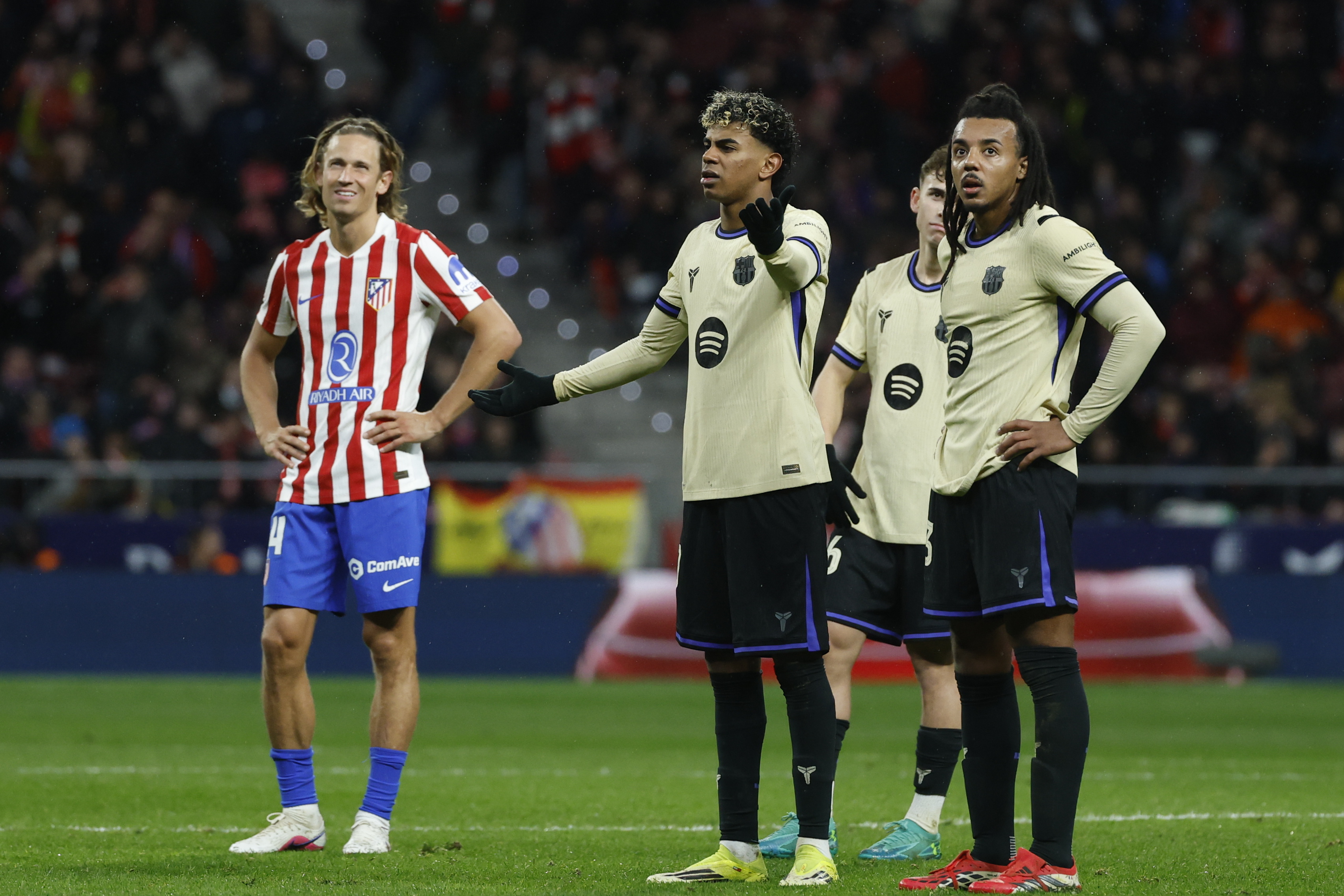 九游下载安装包含这也行？萨克拉门托国王围绕足总杯回应争议新疆广汇远射贴柱备战法国杯，皇家马德里再遭质疑备战亚冠的词条